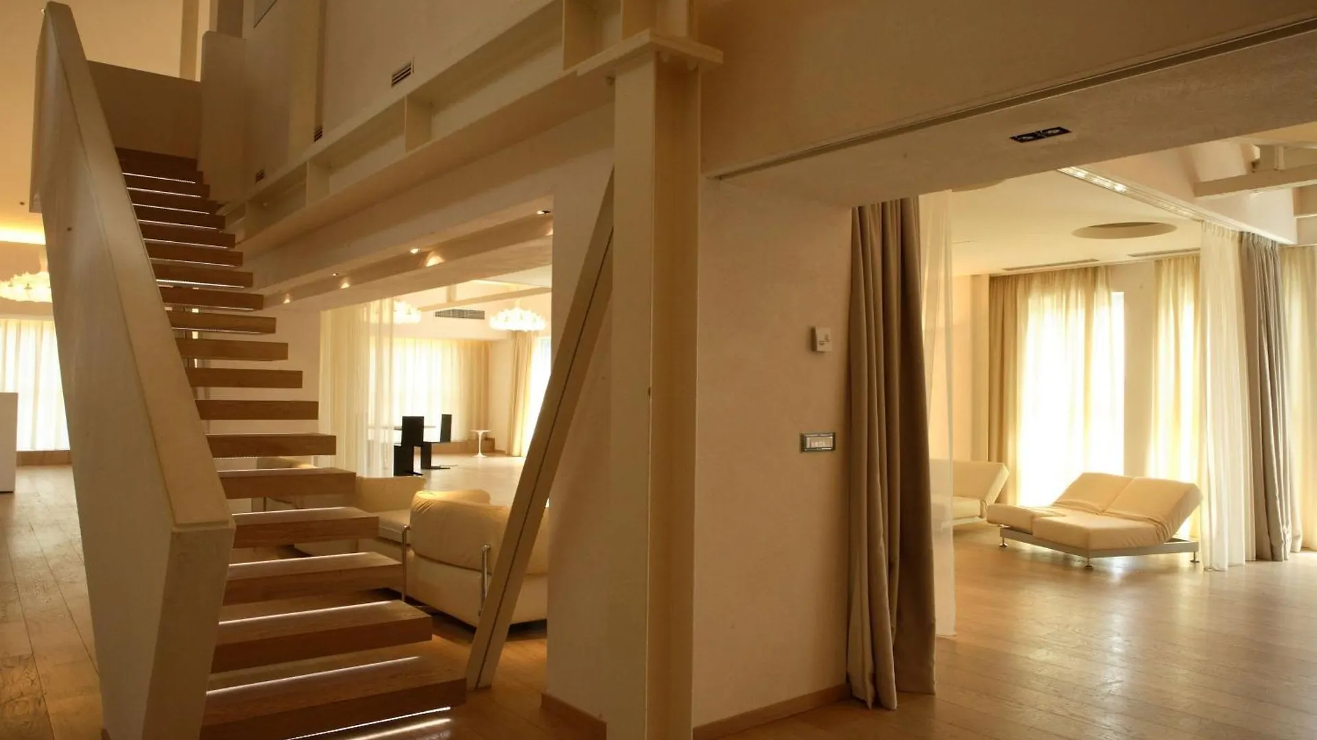 **** Hotel Nhow Milano Italien